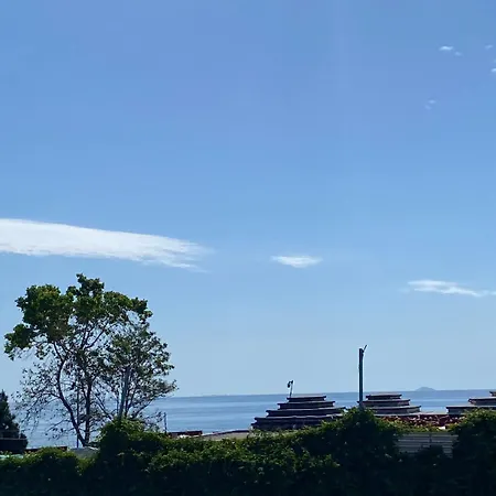 By The Sea Appartement *